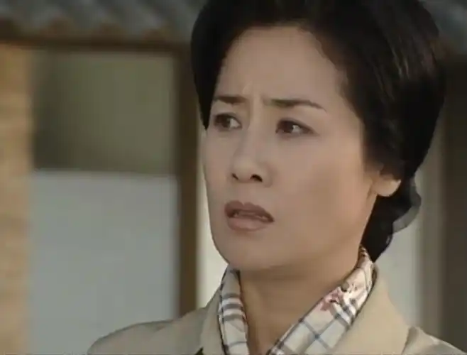 恩熙|《蓝色生死恋》芯爱永远不懂,亲妈厌恶她的真实原因,究竟多荒谬