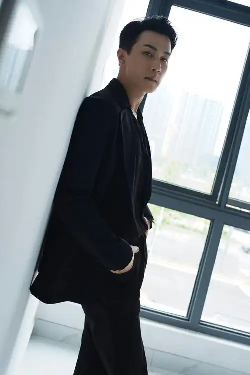 刘恺威48岁生日,工作室发文送祝福,未回应新恋情传闻_腾讯新闻