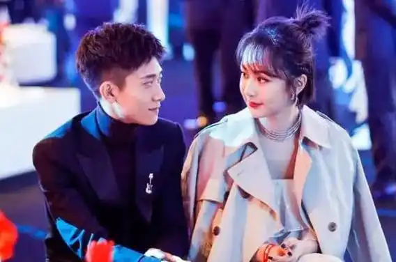 杨紫和老公结婚照片张一山杨紫官宣结婚都是谣言