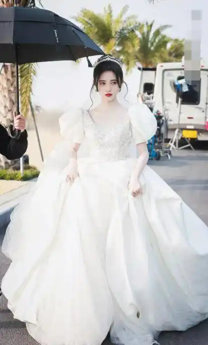 原创鞠婧祎婚纱造型曝光诠释了美若天仙的含义不愧是四千年美女