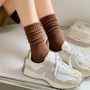 00tb434567986淘宝配鲨鱼裤的袜子女中筒外穿老爹鞋秋冬网红白色