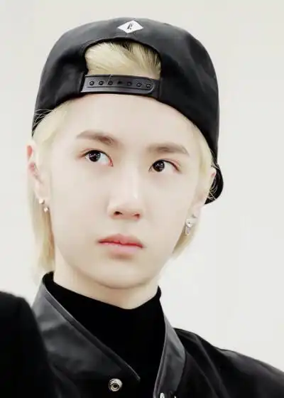 王一博白牡丹时期