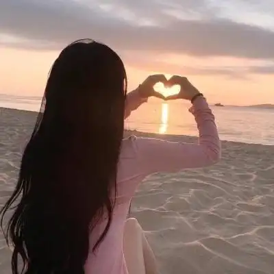 女生海边背影头像唯美