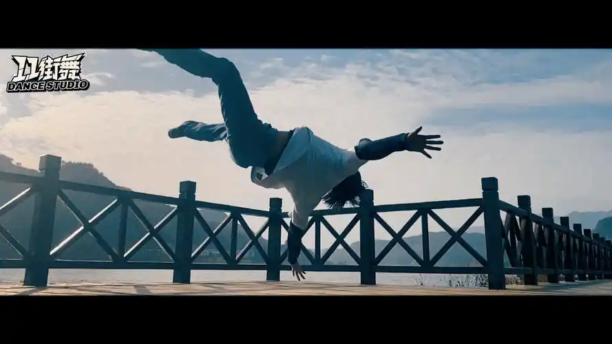 【eleven11街舞】德江十一街舞breaking_哔哩哔哩 (゜-゜)つロ 干杯