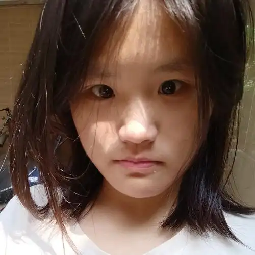 女高中生素颜自拍