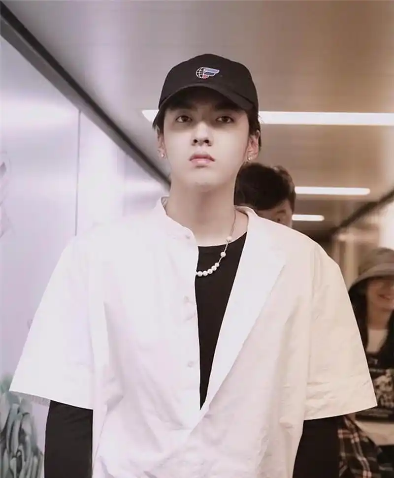 吴亦凡出现在机场.