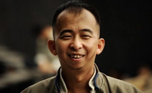 娱乐圈最丑的男明星,但妻子却颜值逆天,网友:高攀了