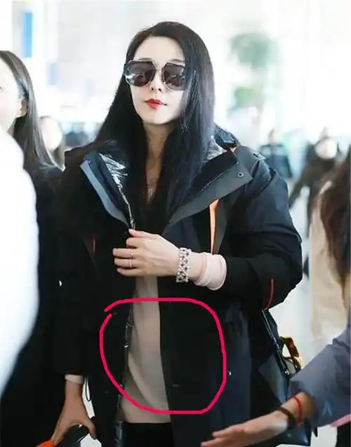 杨幂怕吃太多肚子又鼓了起来,决定上班去了,明星们也陆续复工了