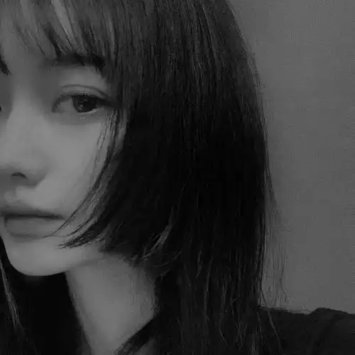 【微信头像】女半身黑白