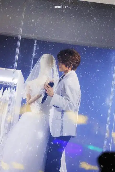 蔡徐坤婚纱照出圈到日本是日本网友也认可的极致梦幻