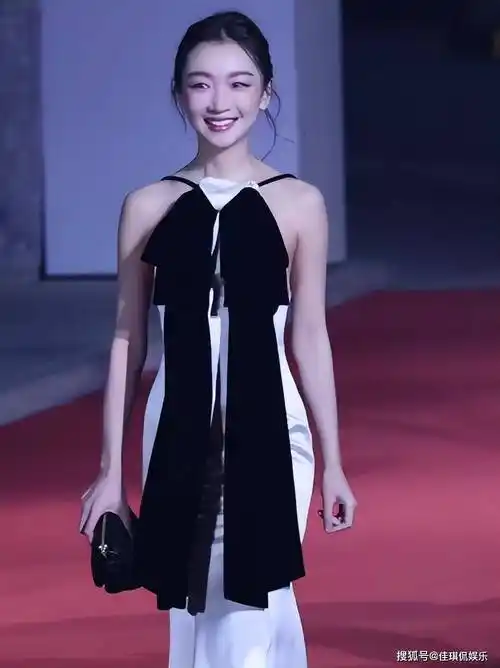 嘴,驴脸,平胸,明明长得难看却火遍大江南北!_舒淇_任素_张艺谋