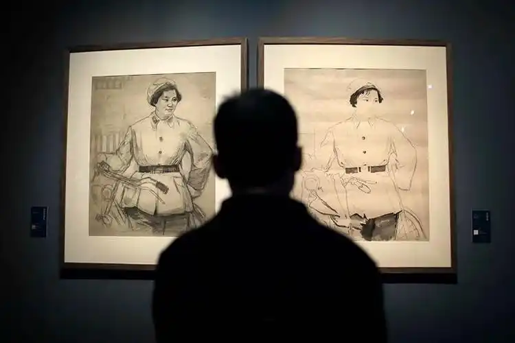 1957年创作的《广州起义》素描稿.1946年创作的《山城小妹》.