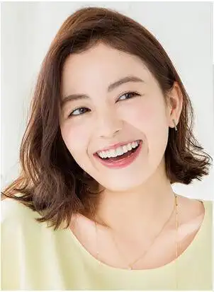 时尚发型精选|女生简单扎发发型 风格简约气质不减