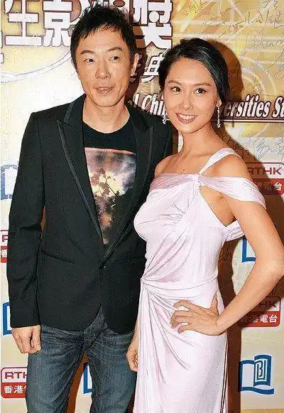 原创朱茵离开周星驰后为何嫁给了黄贯中女儿长相一点不随妈妈