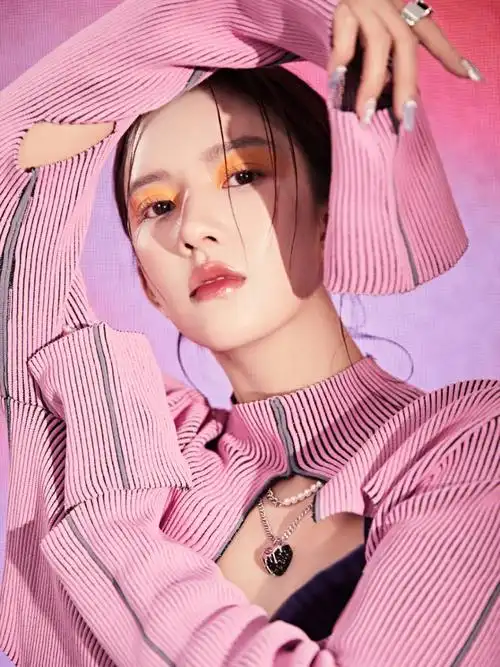 juunnglelook刘些宁