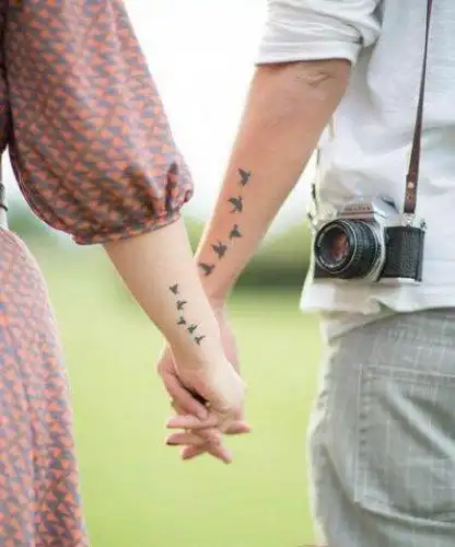 简单别致情侣纹身图案大全秀一场高调的恩爱