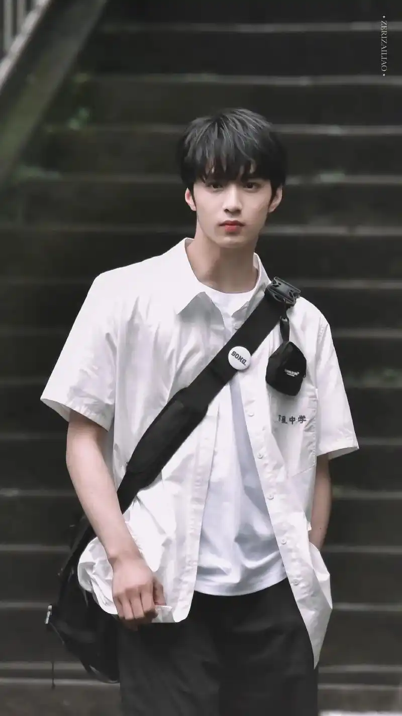 少年感 #05 #刘耀文 #壁纸 #生图 #养成系 #男友 - 抖音