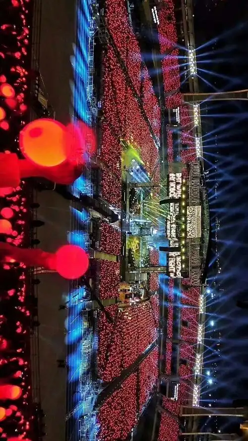 【华晨宇演唱会红海】