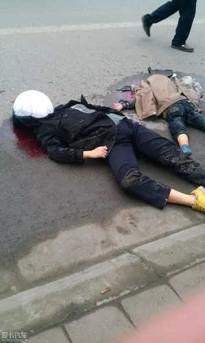 太惨了,看的我脚耙手软,青白江1小时前重大车祸,死2人!图太血腥,慎入!