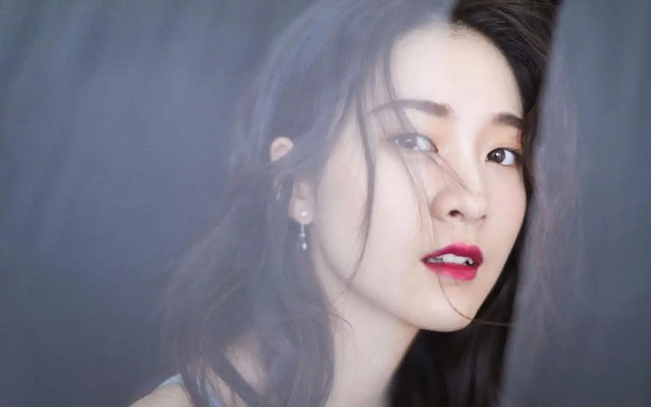 张雪迎性感妩媚写真图片桌面壁纸