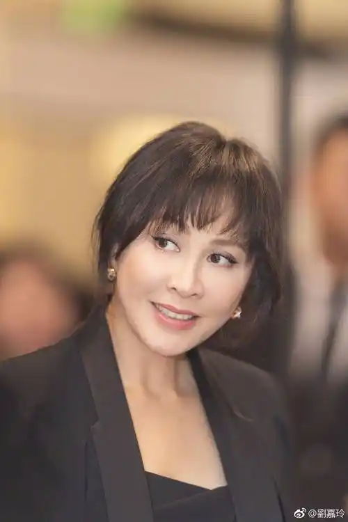 越老越有韵味——58岁刘嘉玲的性感之谜!_魅力_年龄_岁月