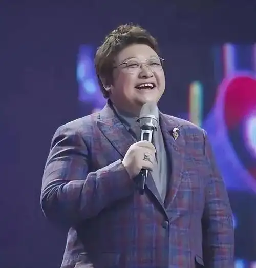 从歌坛天后,到公益路上的"大善人",韩红的坚持令人震撼