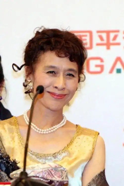 "年年岁岁花相似,岁岁年年人不同",我们会在漫长