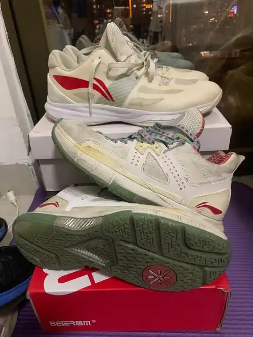 李宁实战篮球鞋