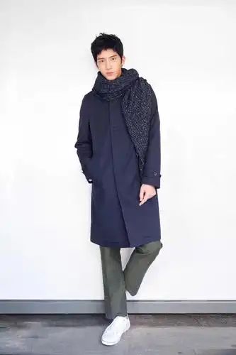 井柏然这一身竟然是优衣库