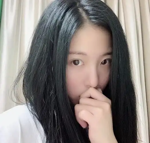 一人一张孙芮素颜照