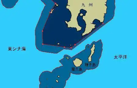图片:大隅海峡的公海示意图,浅蓝色为公海,深蓝色为航道切割整齐的