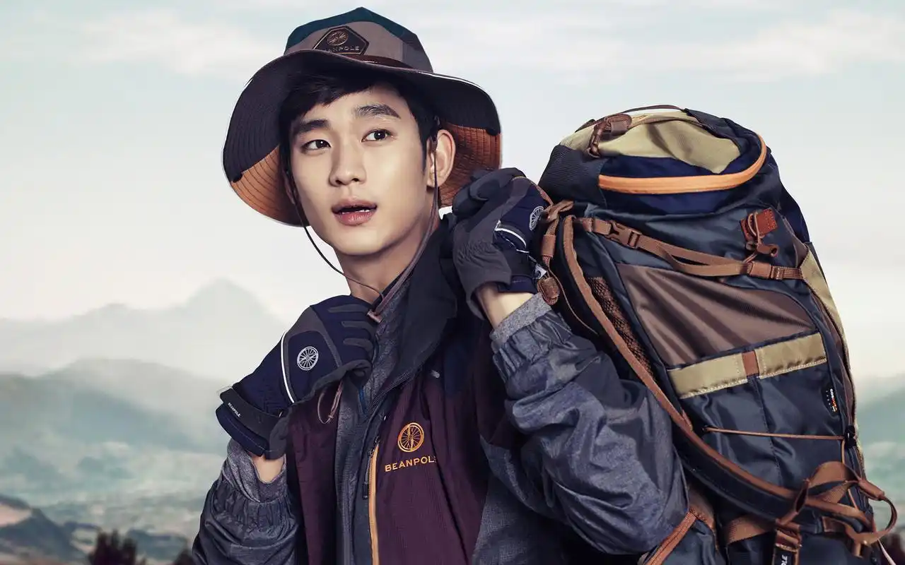 来自星星的你小鲜肉金秀贤时尚动感写真桌面壁纸下载