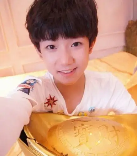 11岁的王源,15岁的王源,17岁的王源,网友:差距不是一点点!