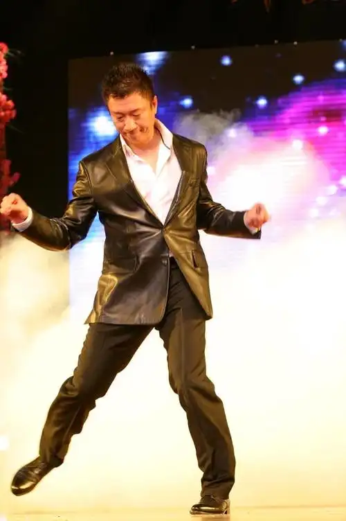 《征服》大佬孙红雷,竟是个霹雳舞冠军,你敢信