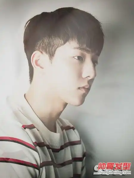 最新韩国男生齐刘海发型图片