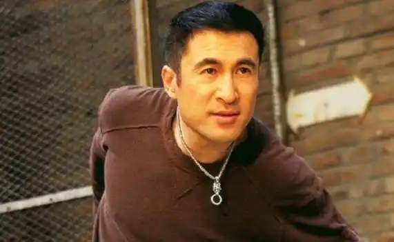 原创1991年就拍了首部电影的肖荣生毕业于上戏还扮演过秦始皇