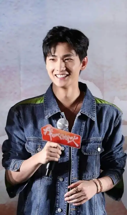 杨洋回应近期争议