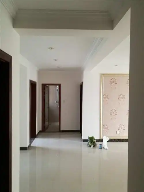 长久中心三室一厅