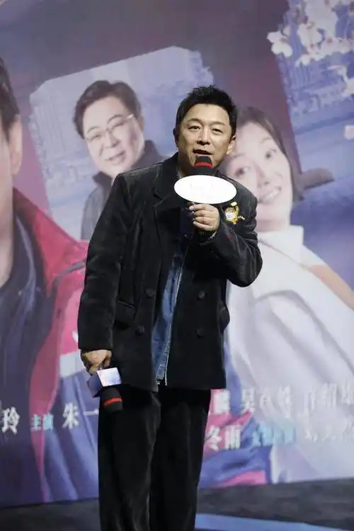 黄渤和贾玲两个喜剧演员首次合作不拍喜剧以温情把人暖哭了