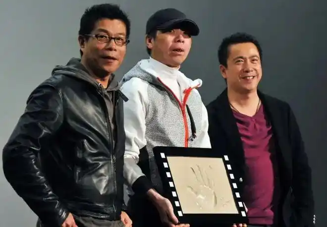 王中军,王中磊被执行1.85亿元,曾卖字画筹钱,华谊兄弟怎么了?