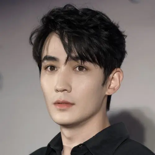 主题:jdl 你朱虽然领个草台班子,这化妆师水平挺好