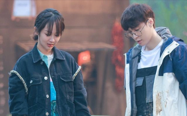 杨紫是演员,关注点几乎都在演技上,张艺兴多次参加综艺.