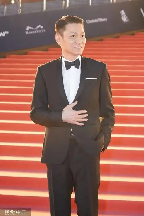 同框吊打顶流鲜肉,男神61岁还是你男神|郑秀文|刘德华|毛舜筠|女明星