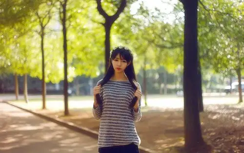 甜美长发美女唯美写真高清壁纸