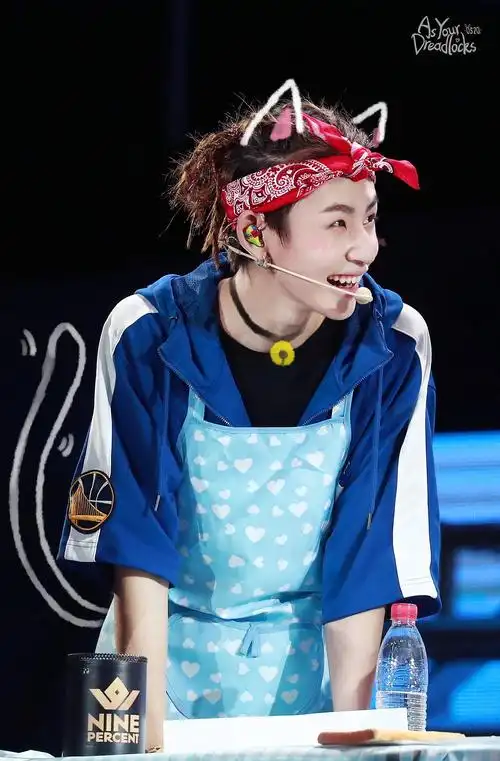 小鬼王琳凯七彩脏辫集合楼