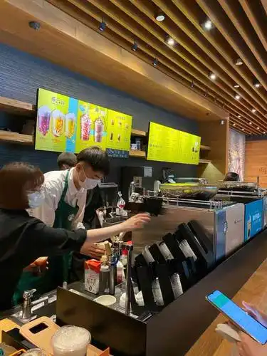 星巴克(淄博万象汇店)-"今年的三款夏季特饮比去年的好喝去年草莓.