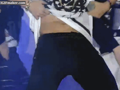 鸡米的killing part"露腹肌"一出,台下迷妹只剩嘶吼!