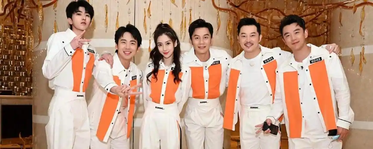 《跑男8》即《奔跑吧第四季》节目于2020年5月29日起每周五21:10接档