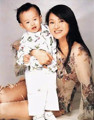 女星生子八宗最产房内外都不消停