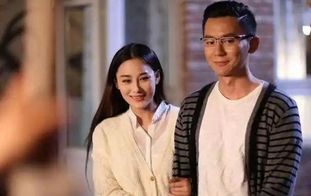 谁会料到,仅仅因为一块"心形石头",她竟再次被推到了风口浪尖之上.